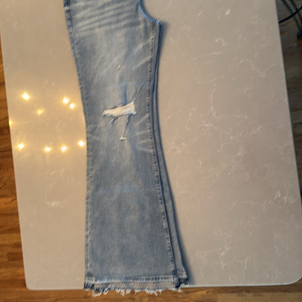 Express Woman Mid Rise Light Wash '70s Flare Jeans, Size 12R - Picture 4 of 6